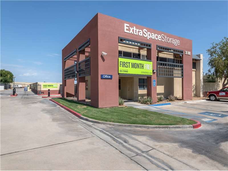 Extra Space Storage facility on 36000 Cathedral Canyon Dr - Cathedral City, CA