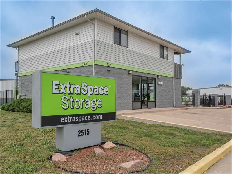 Extra Space Storage facility on 2515 Arlington Dr - Colorado Springs, CO