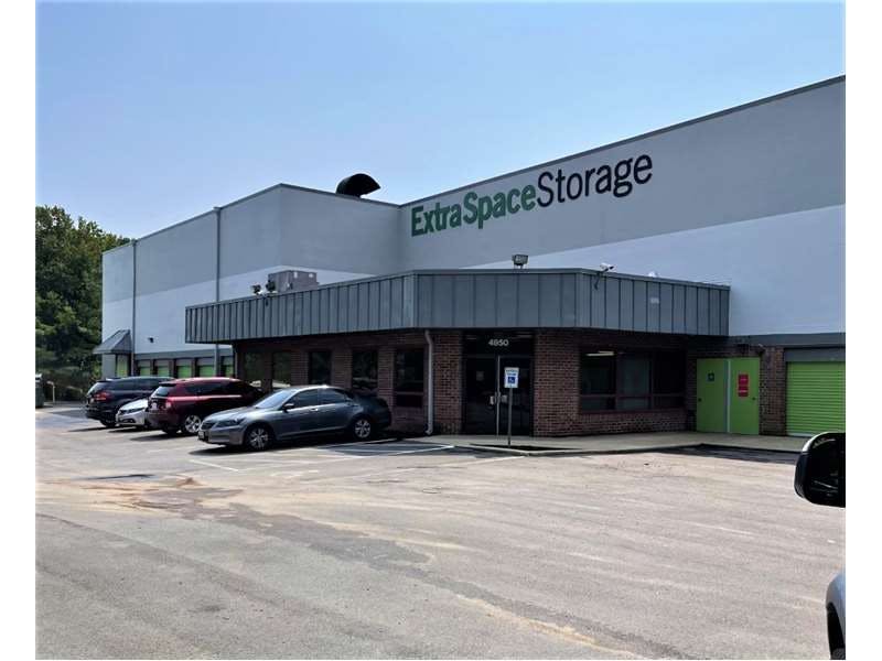 Extra Space Storage facility on 4950 Nicholson Ct - Kensington, MD