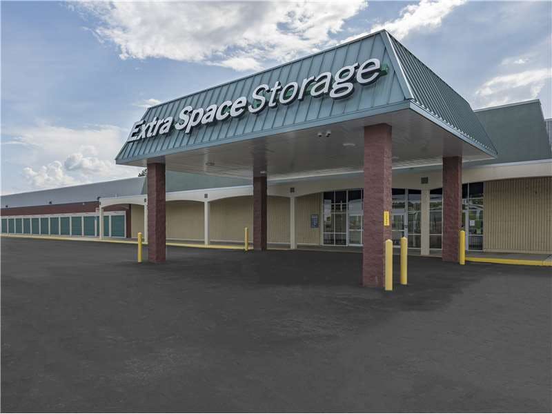 Extra Space Storage facility on 6169 St Andrews Rd - Columbia, SC