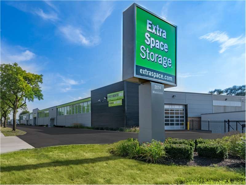 Extra Space Storage facility on 2074 Mannheim Rd - Des Plaines, IL