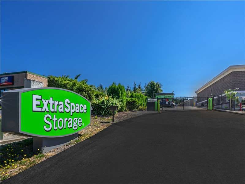 Extra Space Storage facility on 13015 Canyon Rd E - Puyallup, WA