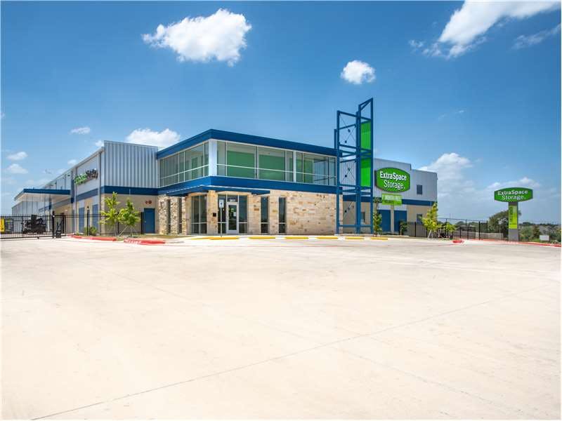 Extra Space Storage facility on 5611 Lone Star Parkway - San Antonio, TX