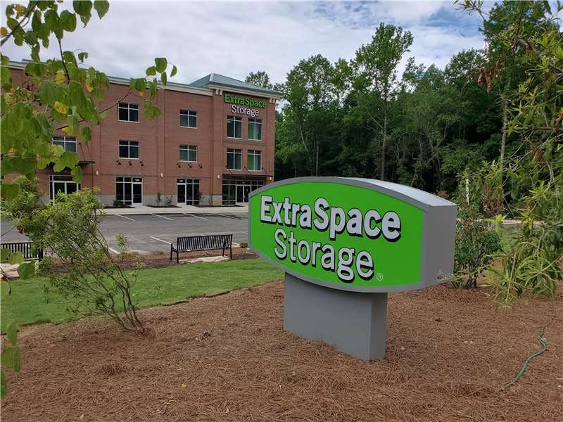 Extra Space Storage facility on 1309 New Hill Rd - Holly Springs, NC