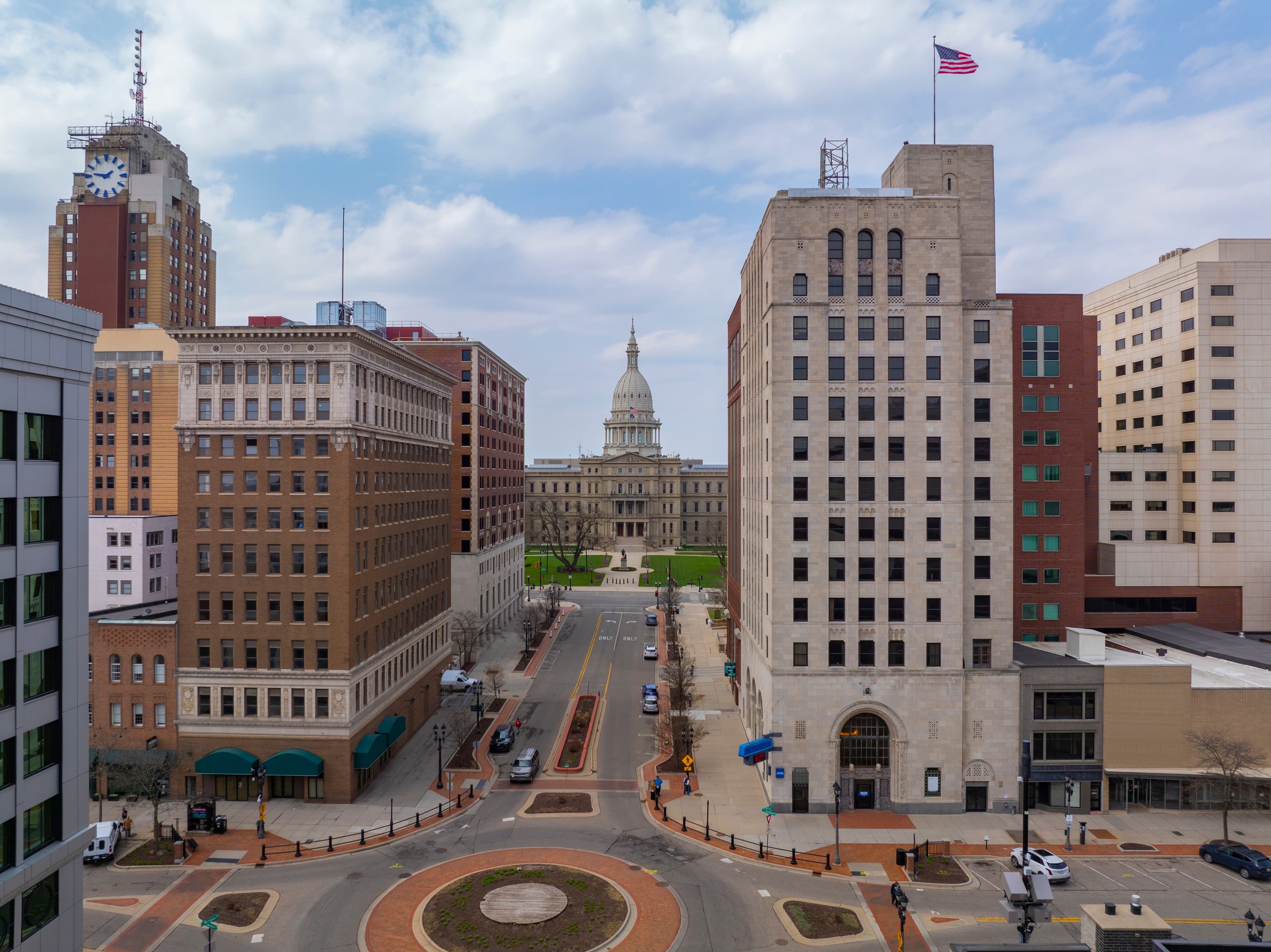 Buildings in Lansing, MI during the day