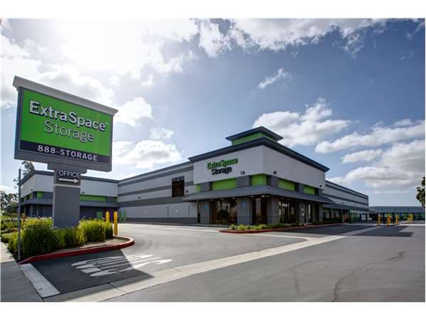 Car Storage at 8150 E Wardlow Rd | Extra Space Storage