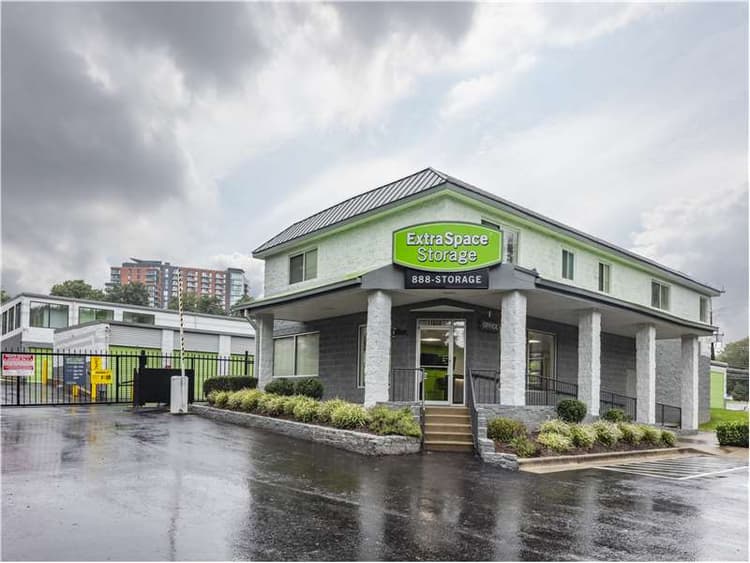 Storage Units in Rockville, MD at 11850 Parklawn Dr Extra Space Storage