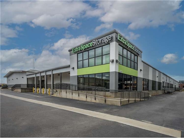 Storage Units in Charlotte, NC at 3308 South Blvd Extra Space Storage