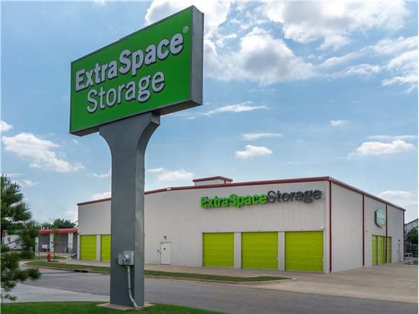Extra Space Storage facility on 7124 NW 122nd St - Oklahoma City, OK