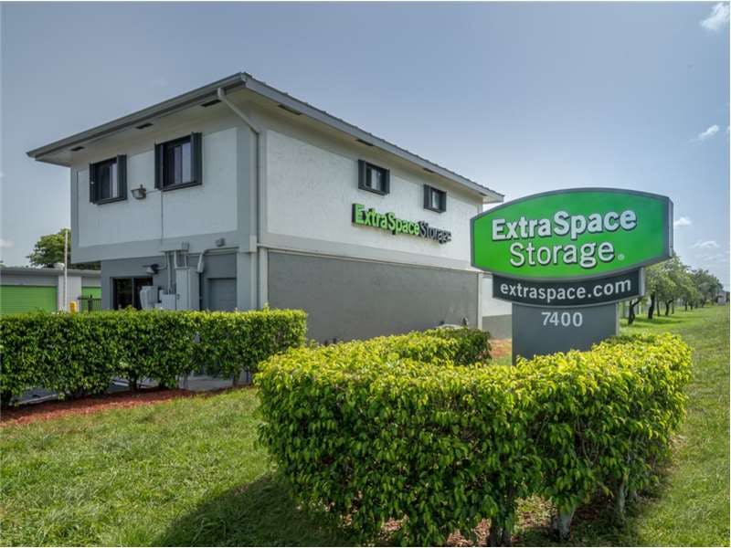 Extra Space Storage facility on 7400 W McNab Rd - North Lauderdale, FL