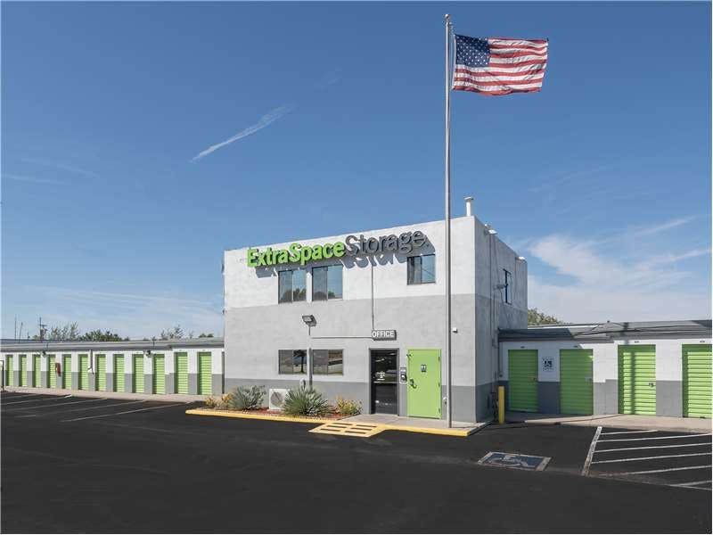 Extra Space Storage facility on 201 Eubank Blvd SE - Albuquerque, NM