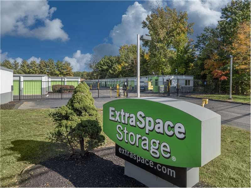 Extra Space Storage facility on 177 Brickyard Rd - Farmington, CT