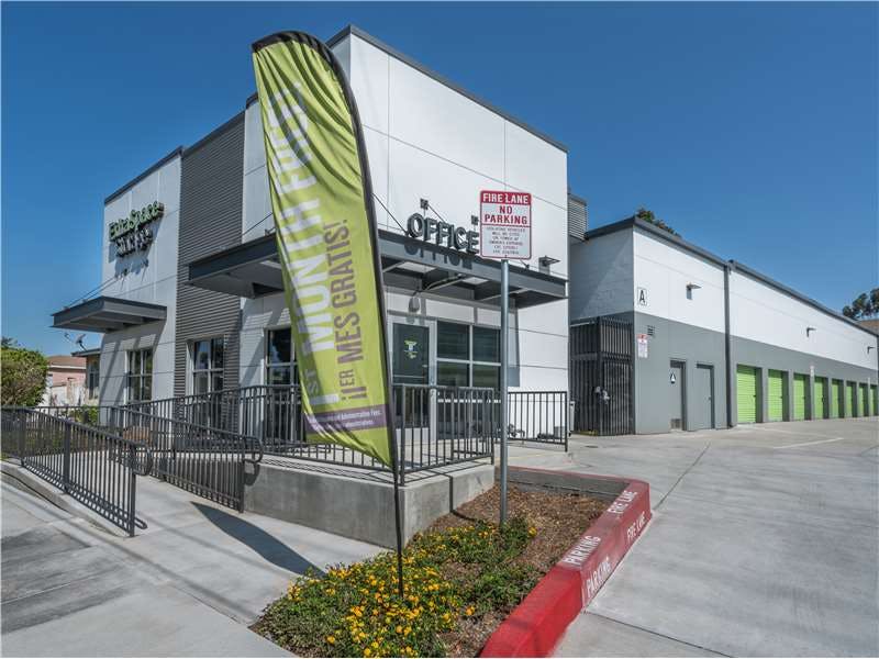 Extra Space Storage facility on 2035 W Wardlow Rd - Long Beach, CA