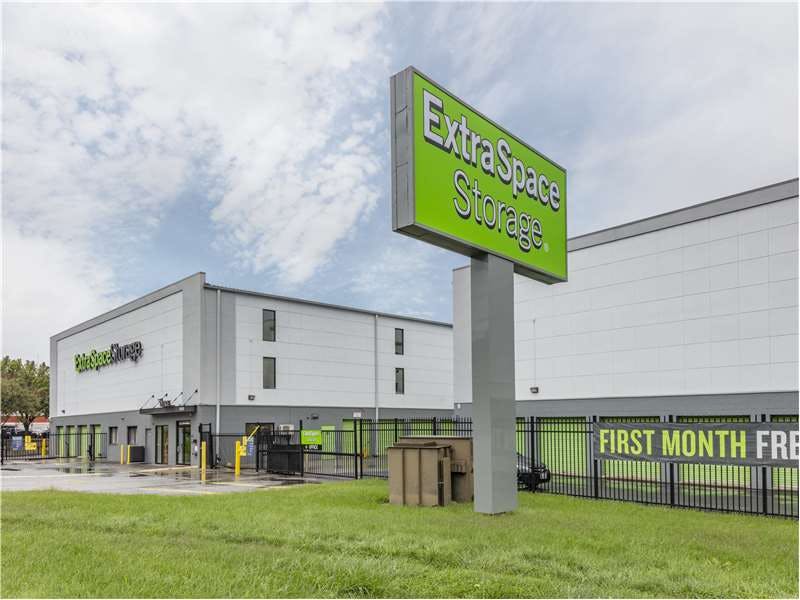 Extra Space Storage facility on 10839 Georgia Ave - Silver Spring, MD