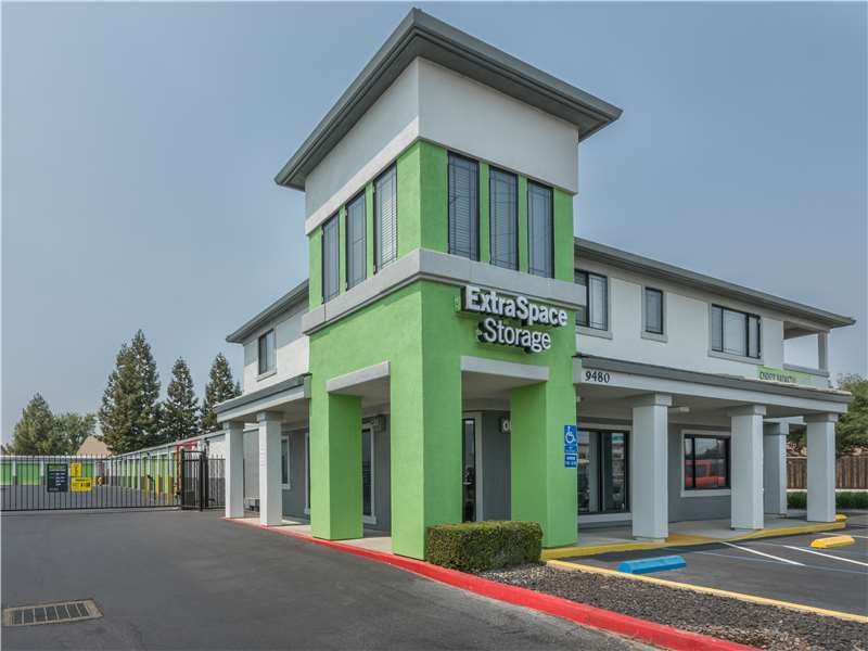 Extra Space Storage facility on 9480 W Stockton Blvd - Elk Grove, CA