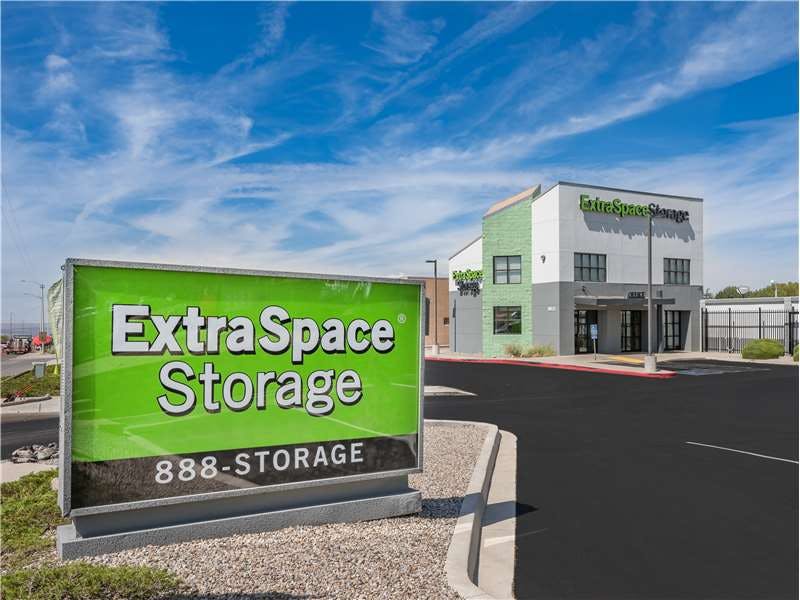 Extra Space Storage facility on 9831 Montgomery Blvd NE - Albuquerque, NM