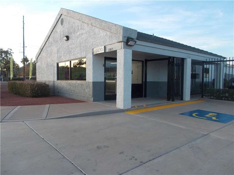 Extra Space Storage facility on 10815 N 32nd St - Phoenix, AZ