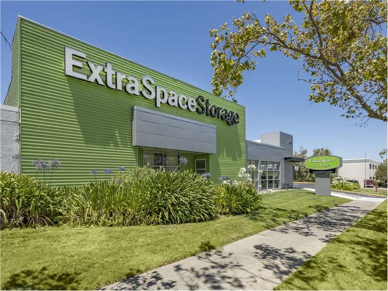 Extra Space Storage facility on 4031 Lakeside Dr - Richmond, CA