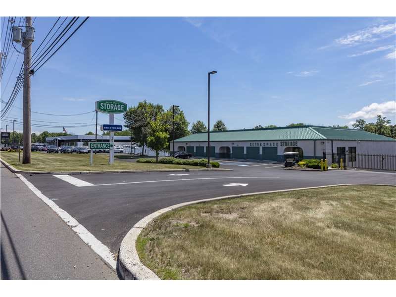 Extra Space Storage facility on 107 US Hwy 22 E - Green Brook, NJ
