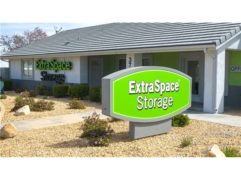 Extra Space Storage facility on 37352 Sierra Hwy - Palmdale, CA