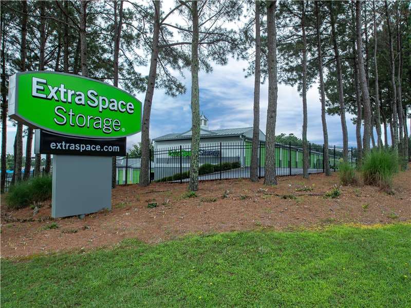 Extra Space Storage facility on 2860 Holcomb Bridge Rd - Alpharetta, GA