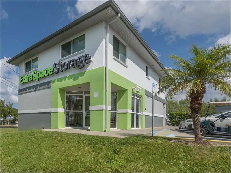 Extra Space Storage facility on 4319 Duhme Rd - St Petersburg, FL
