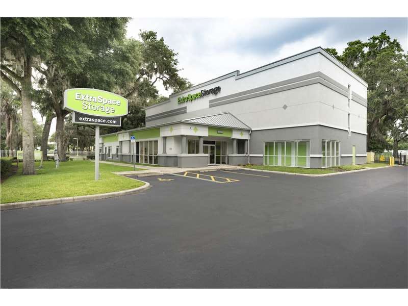Extra Space Storage facility on 2402 Bloomingdale Ave - Valrico, FL