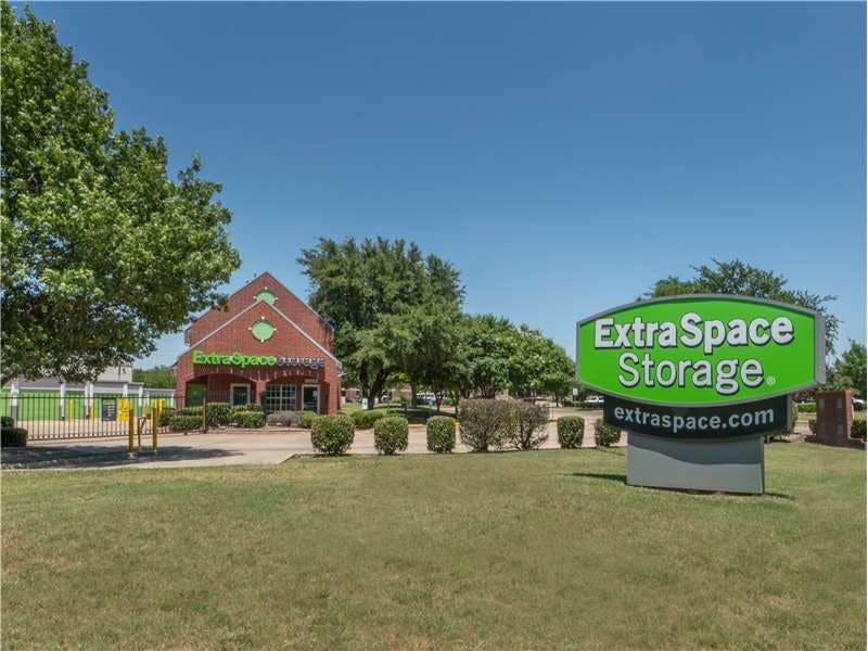 Extra Space Storage facility on 3 Prestige Cir - Allen, TX