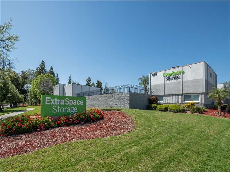 Extra Space Storage facility on 525 W Arrow Hwy - Claremont, CA