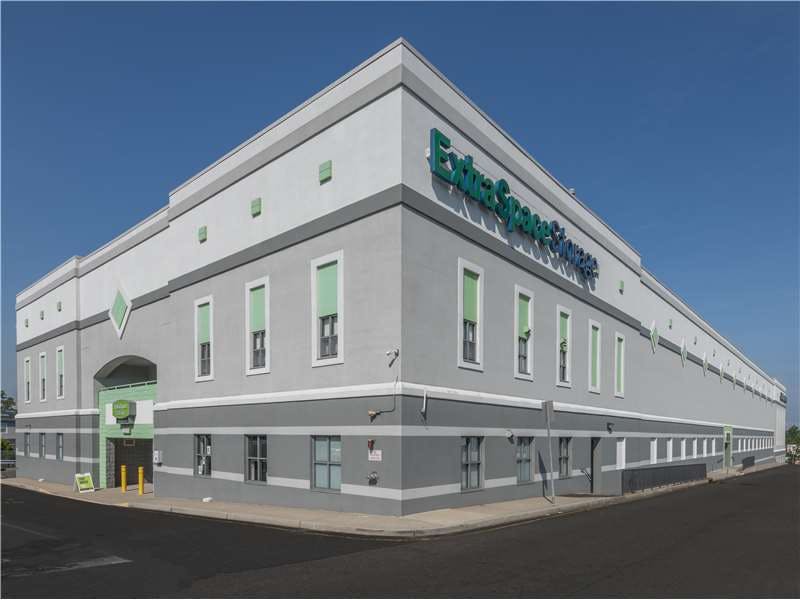 Extra Space Storage facility on 1415 Old Bergen Blvd - Fort Lee, NJ