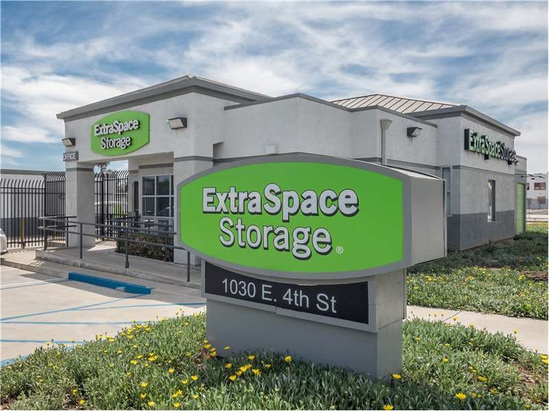 Extra Space Storage facility on 1030 E 4th St - Santa Ana, CA