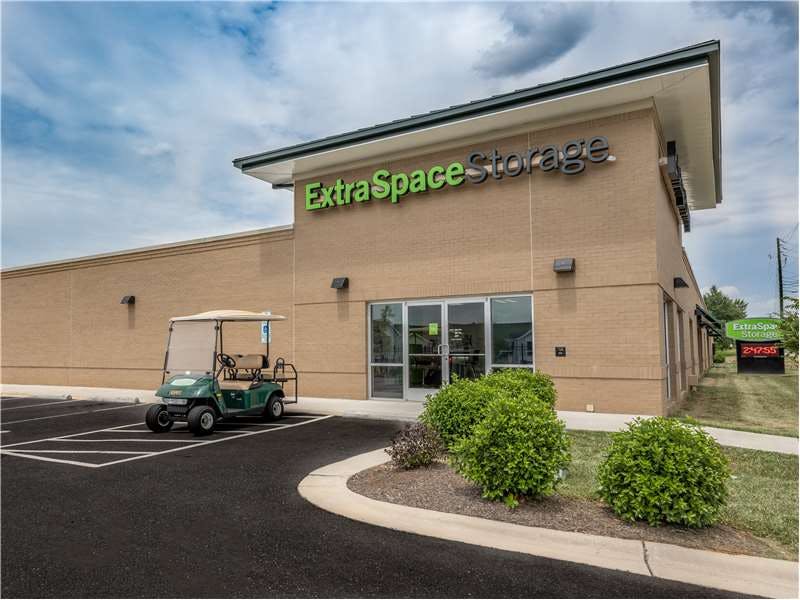 Extra Space Storage facility on 10140 S Tryon St - Charlotte, NC