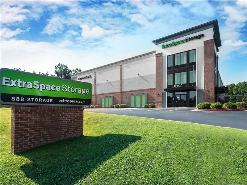 Extra Space Storage facility on 4105 George Busbee Pkwy NW - Kennesaw, GA