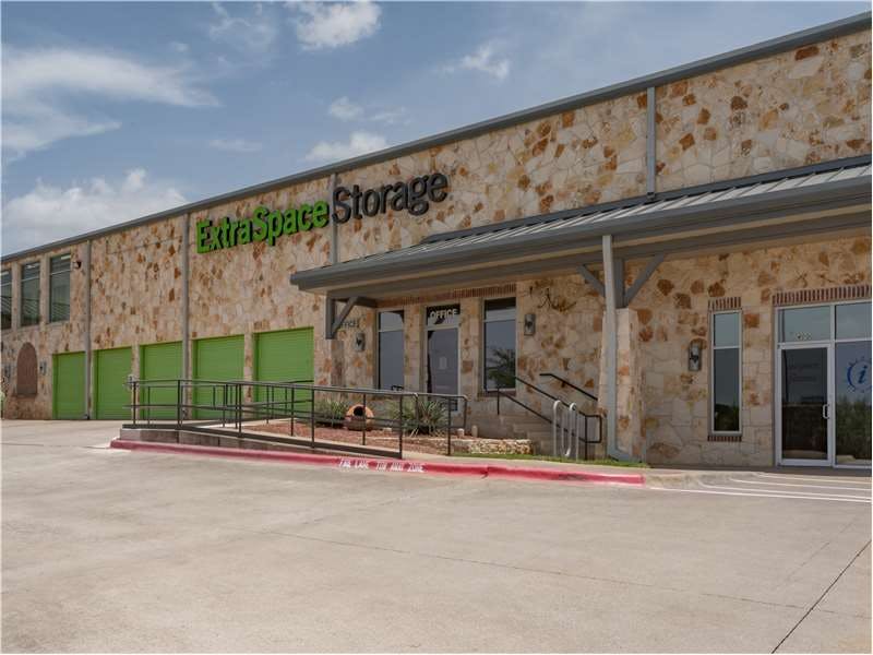 Extra Space Storage facility on 3621 E Whitestone Blvd - Cedar Park, TX