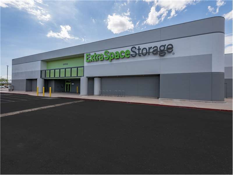Extra Space Storage facility on 2150 N Arizona Ave - Chandler, AZ