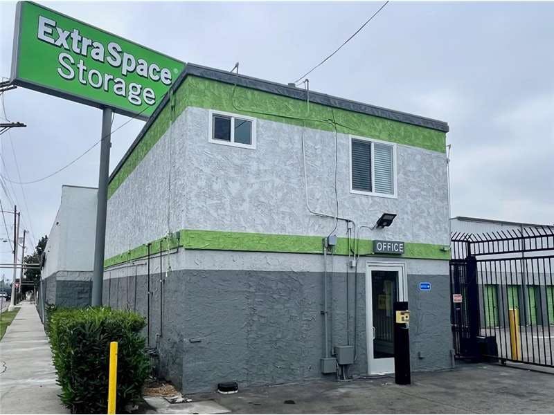 Extra Space Storage facility on 9635 Van Nuys Blvd - Panorama City, CA