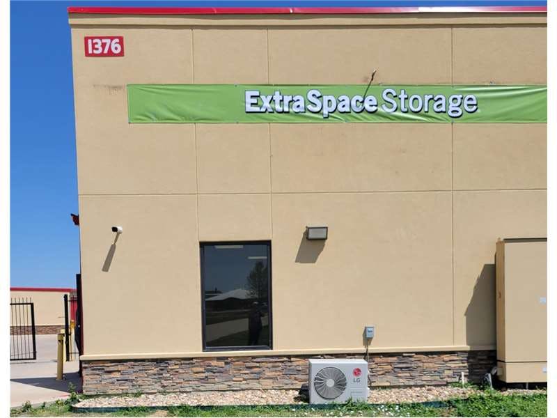 Extra Space Storage facility on 1376 NW Summercrest Blvd - Burleson, TX