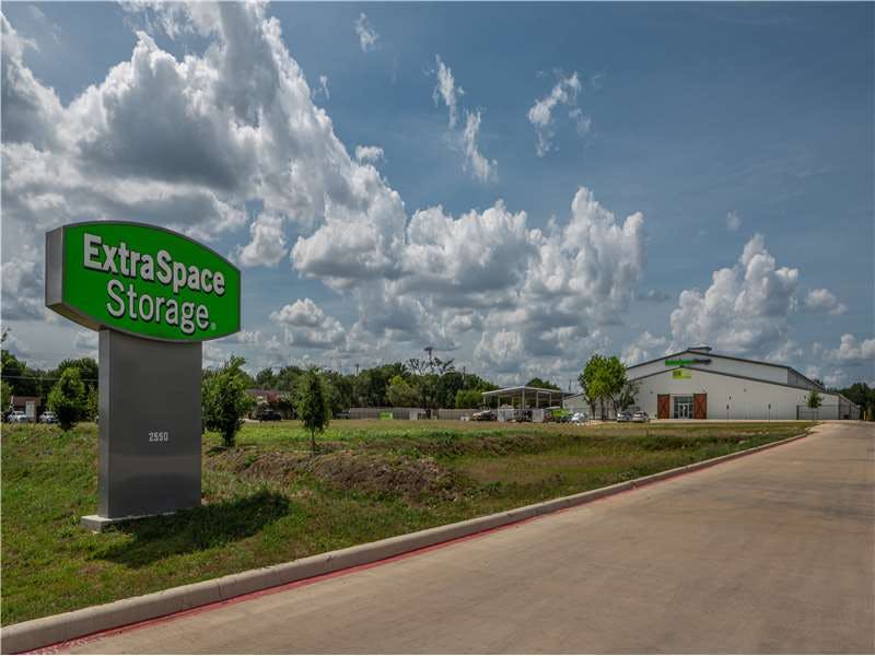 Extra Space Storage facility on 2550 FM 967 - Buda, TX