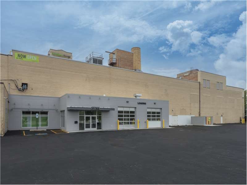 Extra Space Storage facility on 1334 E 79th St - Chicago, IL