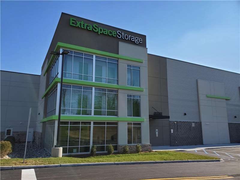 Extra Space Storage facility on 37 Vreeland Rd - Florham Park, NJ