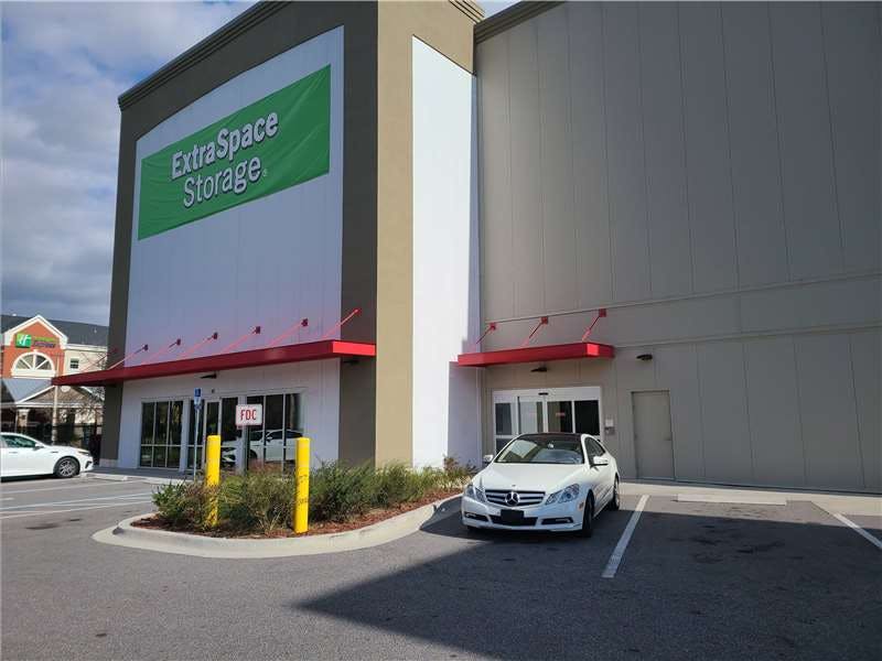 Extra Space Storage facility on 45 Jefferson Rd - Jacksonville, FL