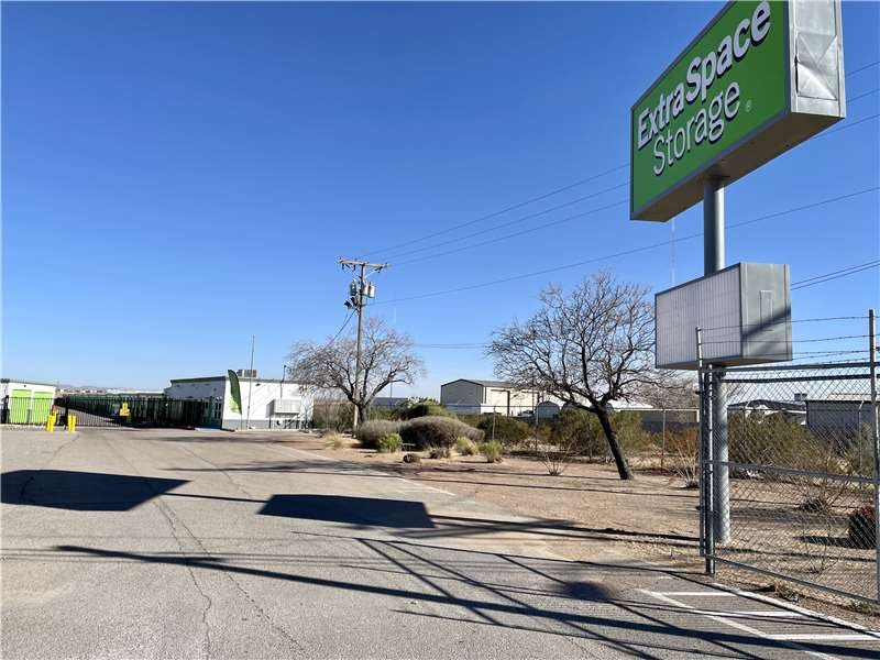 Extra Space Storage facility on 10520 Dyer St - El Paso, TX