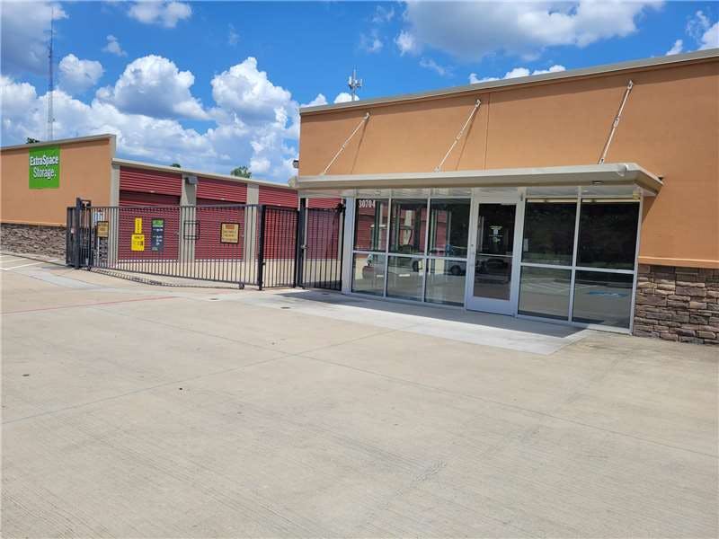 Extra Space Storage facility on 30690 Aldine Westfield Rd - Spring, TX