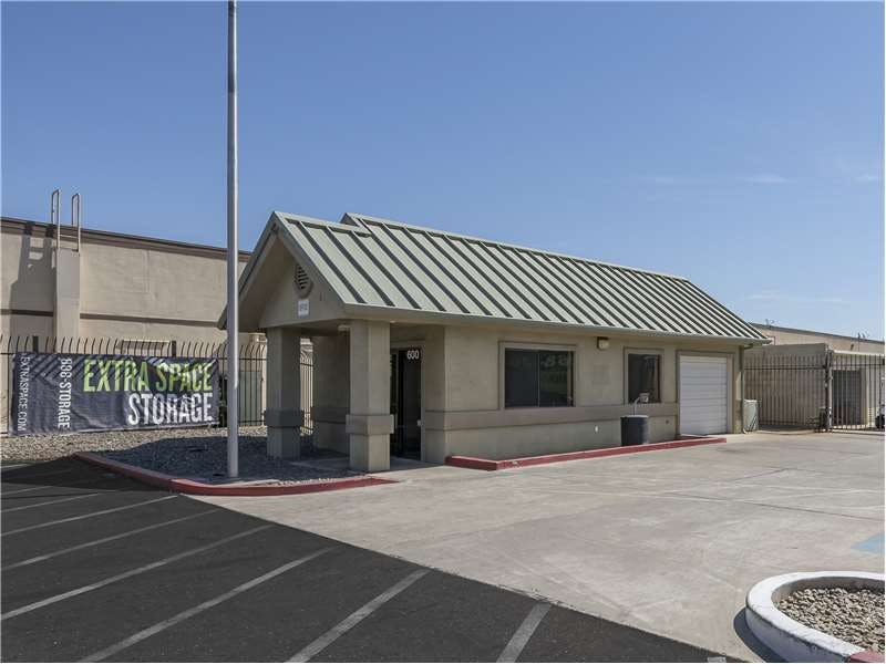 Extra Space Storage facility on 600 S Cherokee Ln - Lodi, CA