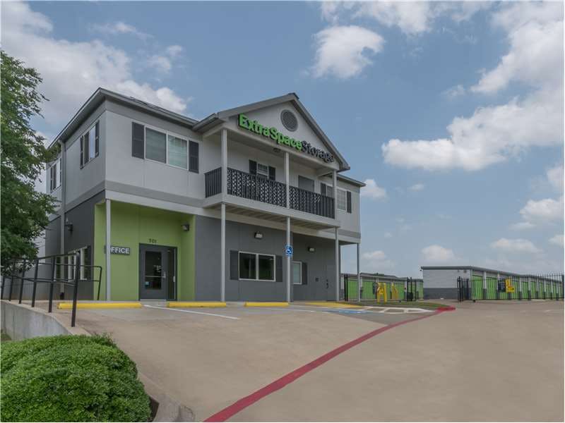 Extra Space Storage facility on 701 E Mid Cities Blvd - Euless, TX