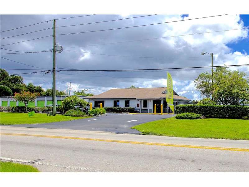 Extra Space Storage facility on 4750 62nd Ave N - Pinellas Park, FL