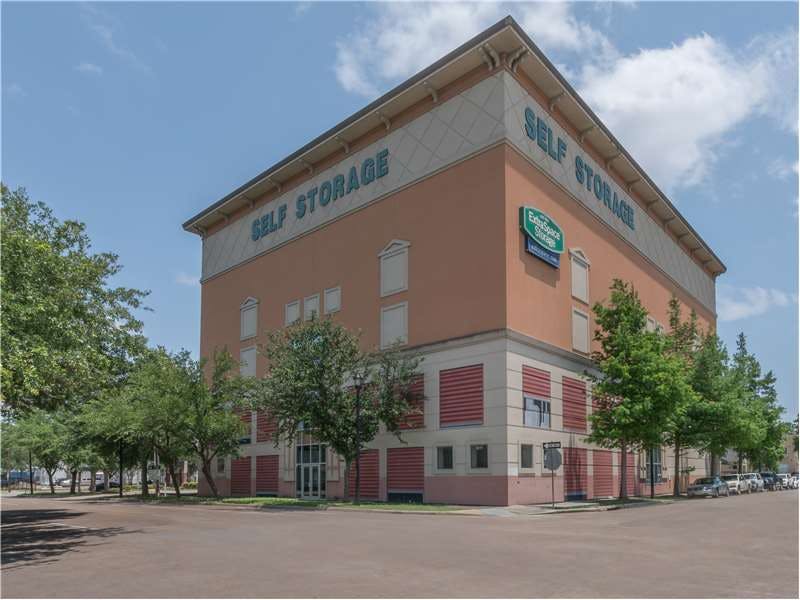 Extra Space Storage facility on 3011 San Jacinto St - Houston, TX