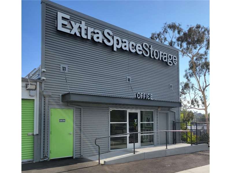 Extra Space Storage facility on 3091 Oceanside Blvd - Oceanside, CA