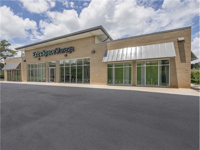 Extra Space Storage facility on 549 Woodruff Rd - Greenville, SC