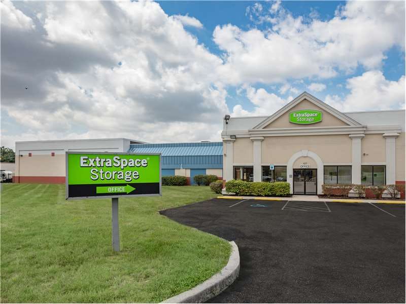 Extra Space Storage facility on 4211 Shannon Dr - Baltimore, MD